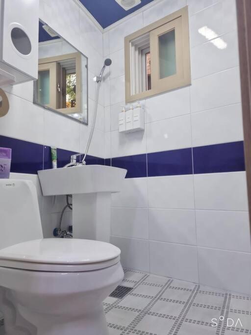 Villa #a6 Open Sale - 5mins To Hongdae Station *